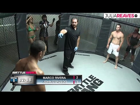 ❤️ Ultimate Fighter baise une fille à numéro juste après un combat sur le ring ❌  Sexe at us ️❤