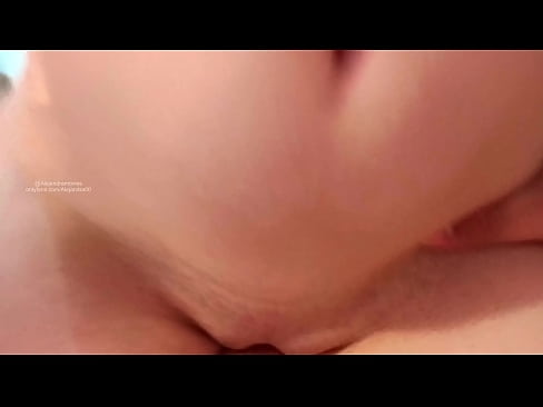 ❤️ Je dormais dans la chambre de ma sœur et je me suis réveillé comme ça. ❌ Sexe at us ️❤