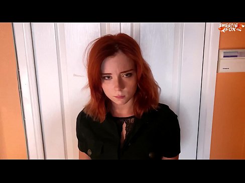 ❤️ Un agent de sécurité punit une jolie femme pour un vol à l'étalage - Cum In Mouth ❌ Sexe at us ️❤